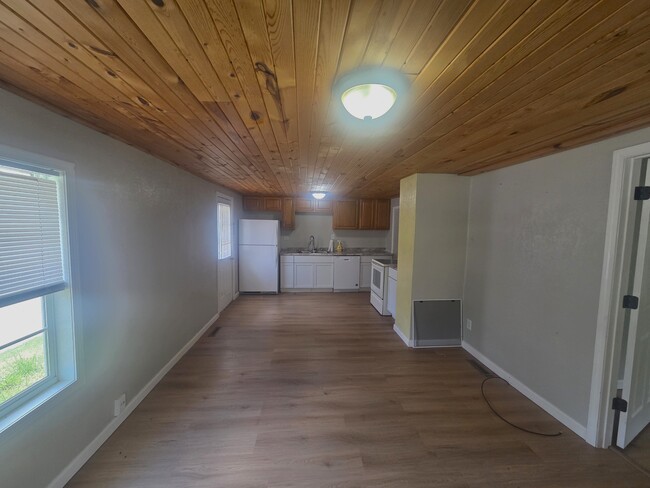 property at 1820 W Elm St