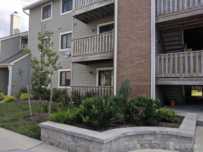 4805 Ravens Crest Dr in Plainsboro, NJ - Building Photo - Building Photo