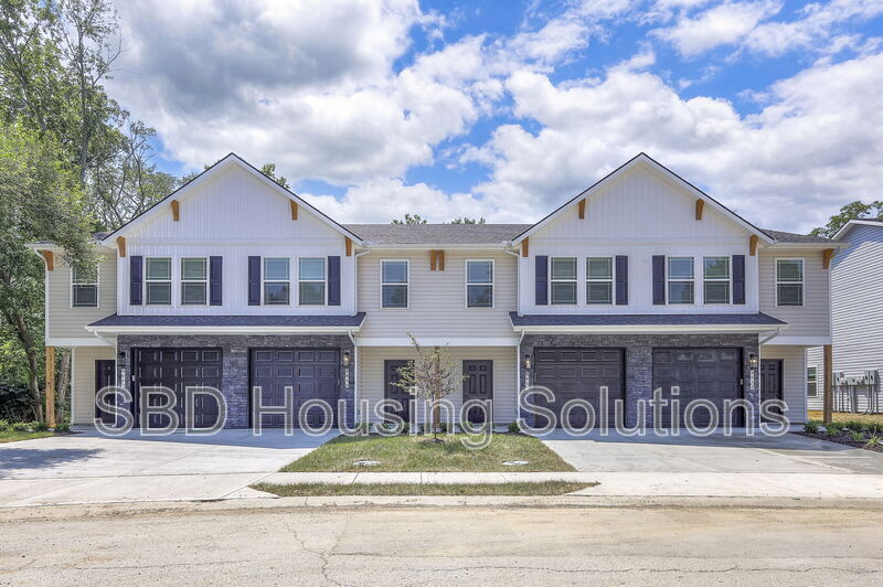 9041 E 85th Pl in Raytown, MO - Building Photo