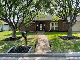 1052 Summerplace Ln in Southlake, TX - Building Photo