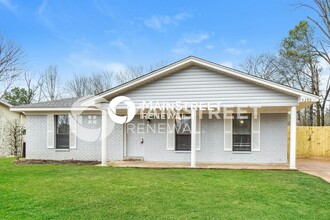 5210 Woody Dr in Horn Lake, MS - Building Photo - Building Photo