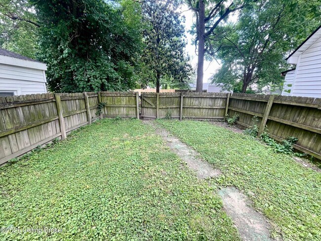 210 E Wampum Ave in Louisville, KY - Building Photo - Building Photo