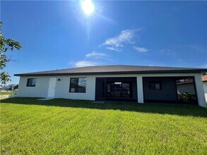 619 NW 38th Pl in Cape Coral, FL - Building Photo - Building Photo