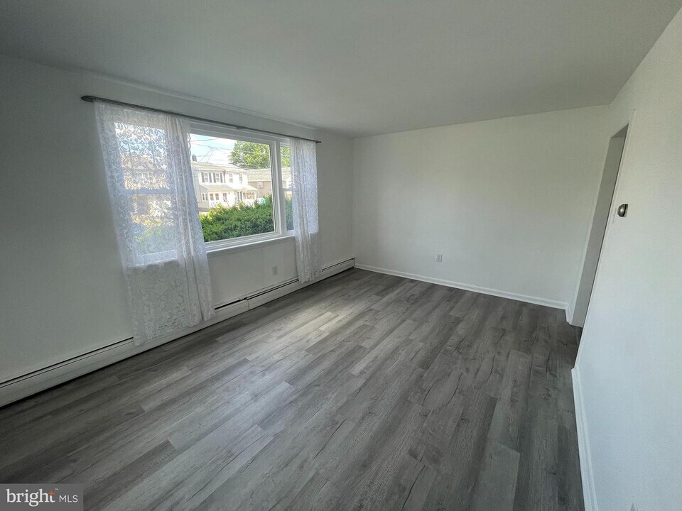 9317 Torresdale Ave Photo