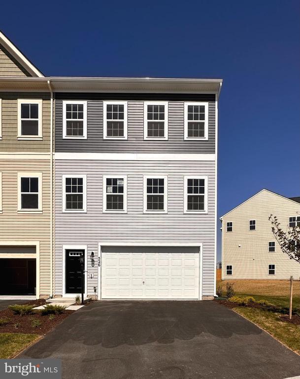property at 526 Parkland Dr