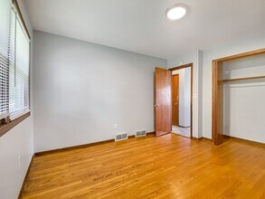 5969 Crestmoor Dr SE in Kentwood, MI - Building Photo - Building Photo