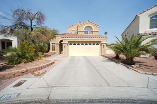 8036 Sierra Largo Dr in Las Vegas, NV - Building Photo - Building Photo