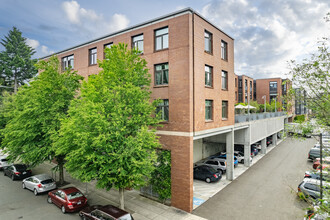 Bookmark Apartments in Portland, OR - Foto de edificio - Building Photo