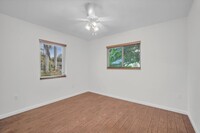 15460 SW 82nd Ct in Palmetto Bay, FL - Foto de edificio - Building Photo