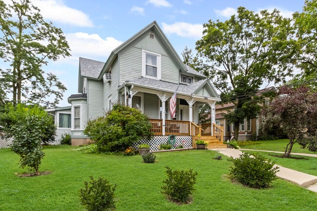 property at 102 S Liberty St