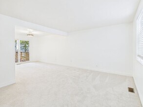 13102 Morning Hill Ln in Midlothian, VA - Building Photo - Building Photo