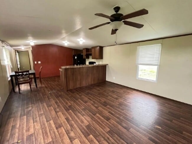 5260 SW 1140 in Corsicana, TX - Building Photo - Building Photo