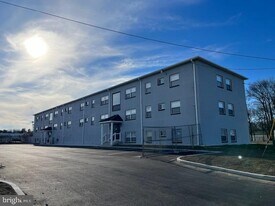 910 Gateway Blvd in Westville, NJ - Building Photo
