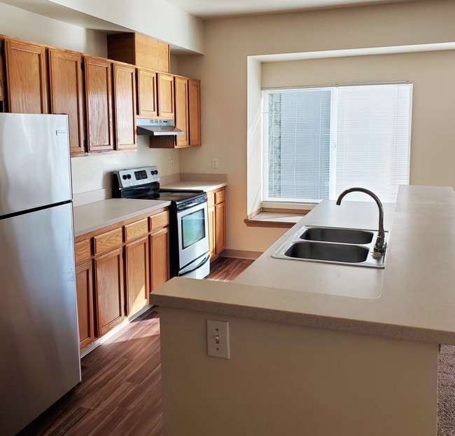 Pine Ridge in Seatac, WA - Building Photo - Building Photo
