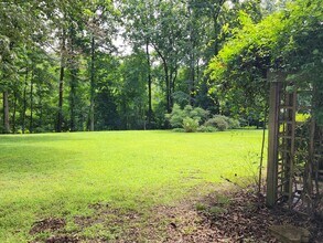 6801 N Hairpin Dr in Quinton, VA - Building Photo - Building Photo