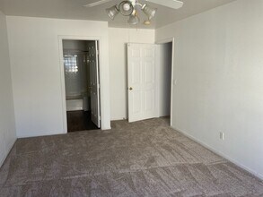8452 Stoney Bluff Ave in Las Vegas, NV - Building Photo - Building Photo