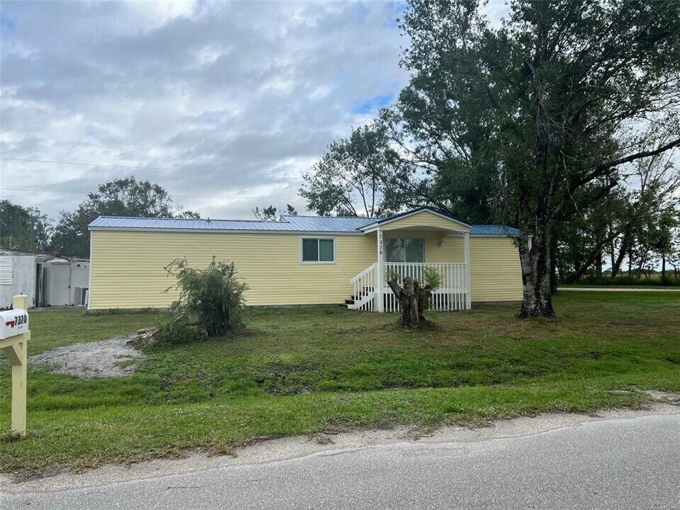 7370 SW Collins St in Arcadia, FL - Building Photo