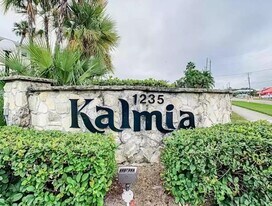 1235 S Highland Ave, Unit B104 in Clearwater, FL - Building Photo