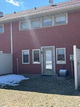 2316 Post Rd, Unit 3 in Stevens Point, WI - Foto de edificio - Building Photo