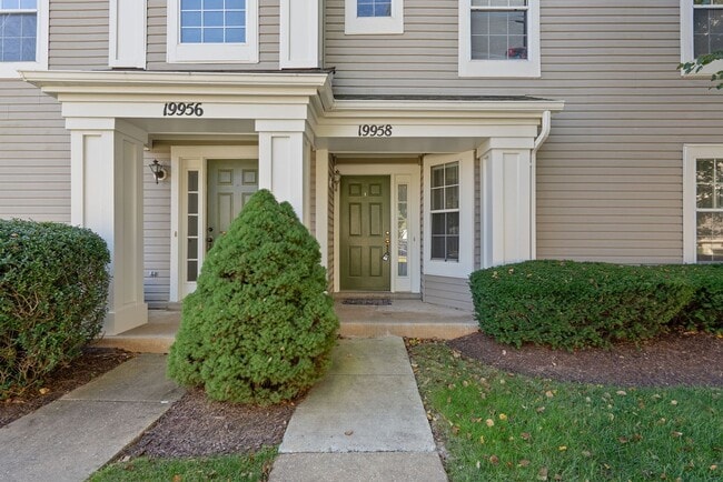 19958 Dunstable Cir in Germantown, MD - Building Photo - Building Photo
