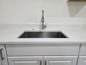 5525 Norbeck Rd, Unit Basement in Rockville, MD - Foto de edificio - Building Photo