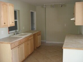 522 SW 72nd Ave in North Lauderdale, FL - Building Photo - Building Photo