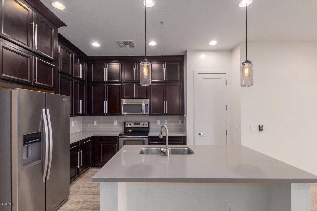 6565 Thomas Rd-Unit -1005 in Scottsdale, AZ - Building Photo