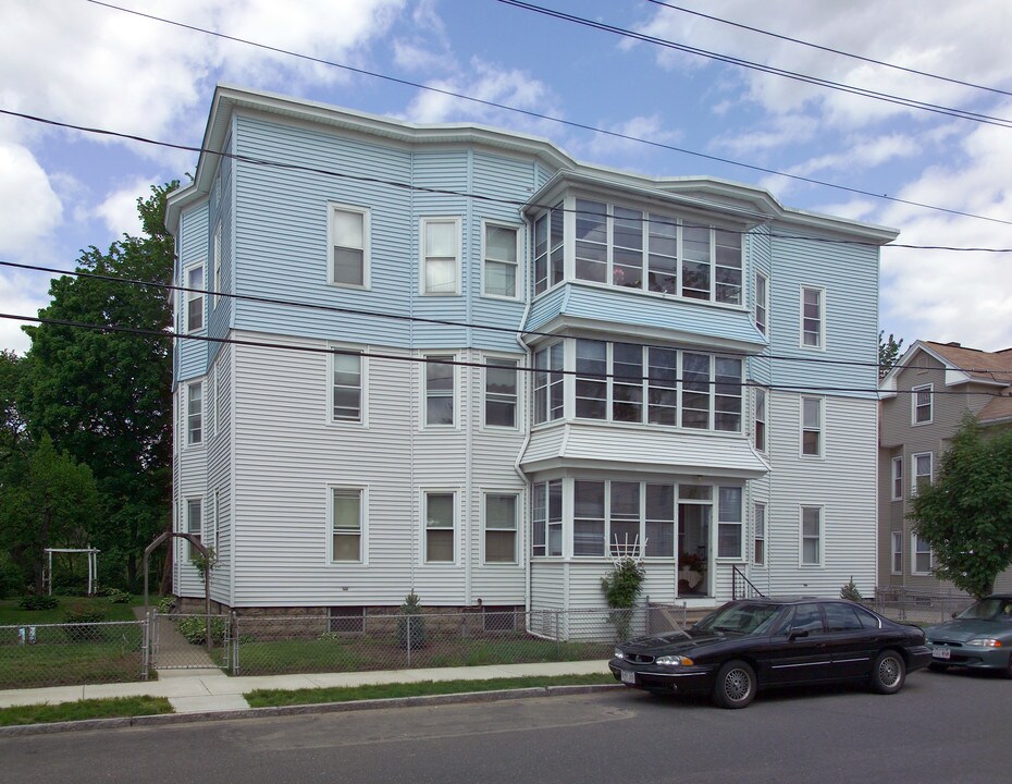 41 Ames Ave in Chicopee, MA - Building Photo