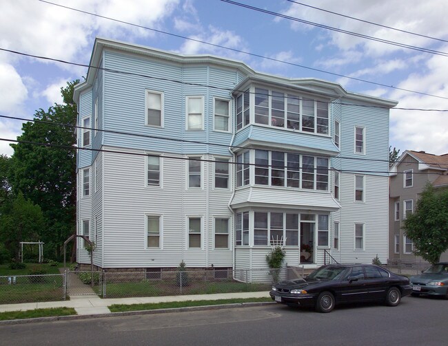 41 Ames Ave in Chicopee, MA - Building Photo - Building Photo