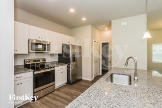 4058 Manchester Terrace in North Port, FL - Foto de edificio - Building Photo