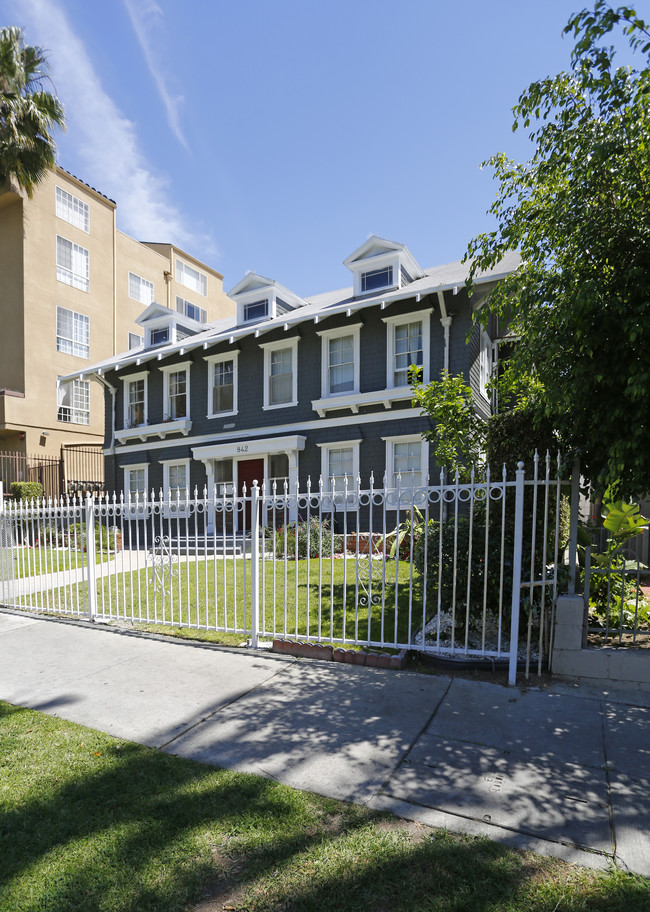 842 S Berendo St in Los Angeles, CA - Building Photo - Building Photo