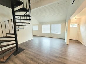 10027 SE Harold St in Portland, OR - Building Photo - Building Photo