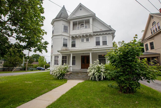 127 Court St in Plattsburgh, NY - Building Photo - Building Photo