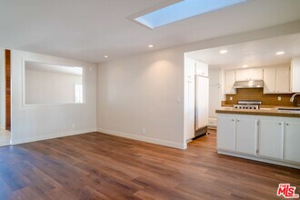 233 Longfellow St in Thousand Oaks, CA - Building Photo - Building Photo