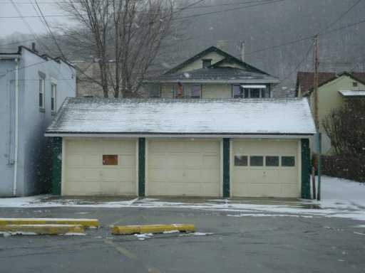 217 S Jefferson St in Kittanning, PA - Building Photo - Building Photo