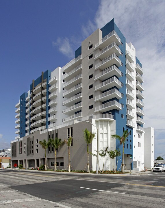 Stadium Tower in Miami, FL - Building Photo