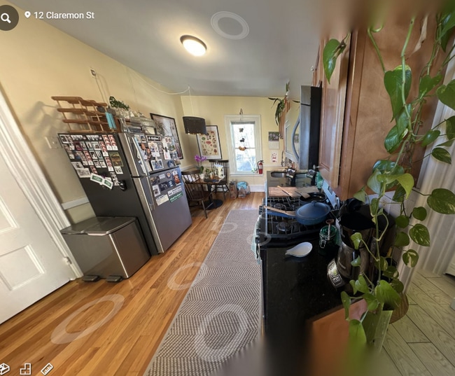 12 Claremon St, Unit 2 in Somerville, MA - Foto de edificio - Building Photo