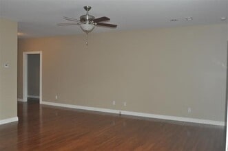 440 Cabernet Dr in Vine Grove, KY - Building Photo - Building Photo