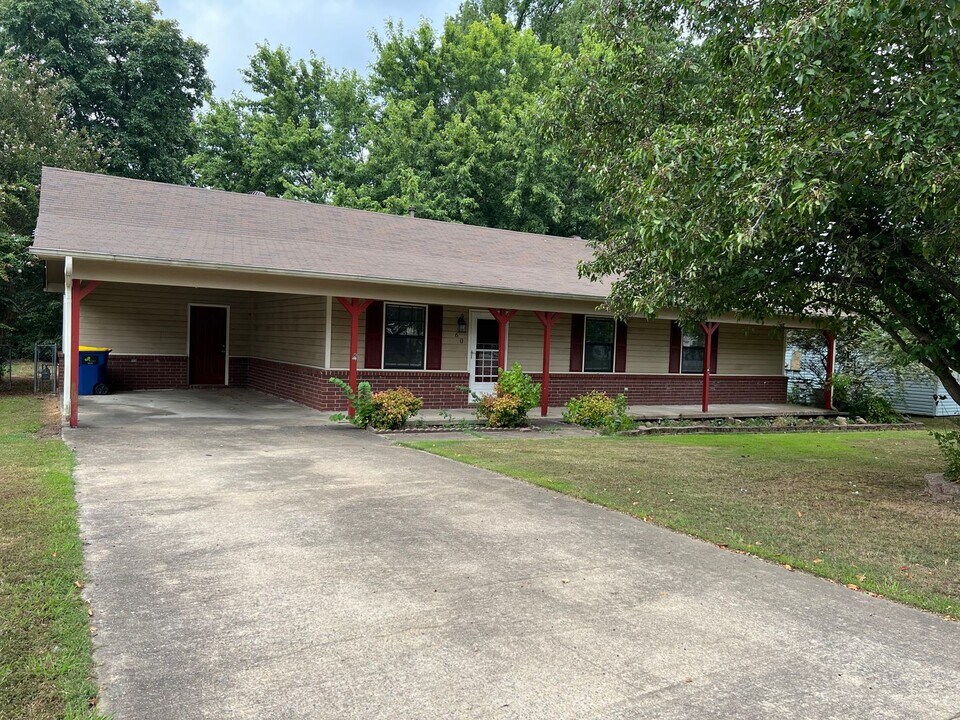 60 Parkview Dr in Cabot, AR - Building Photo