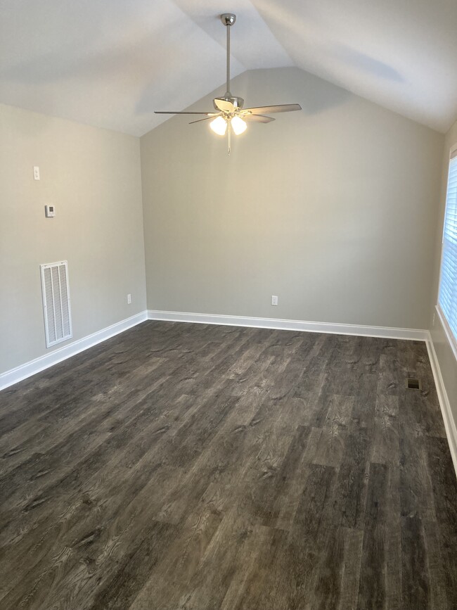 1416 Cleo Way, Unit B in Dalton, GA - Foto de edificio - Building Photo