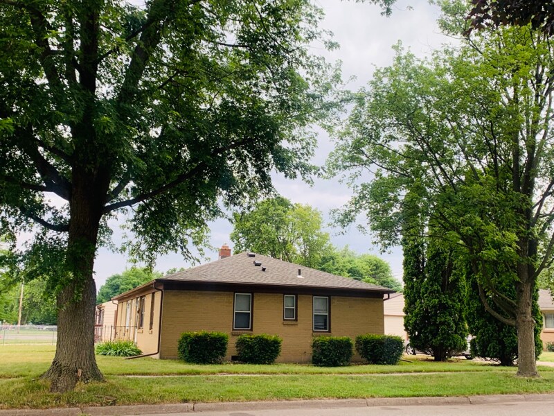 1119 Milton Ave-Unit -B in Janesville, WI - Building Photo