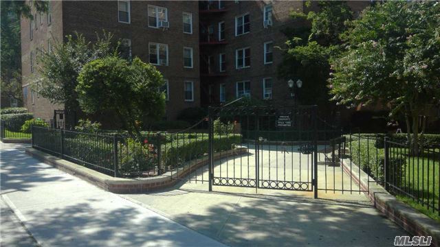 66-40 108th St-Unit -6G in Queens, NY - Building Photo - Building Photo