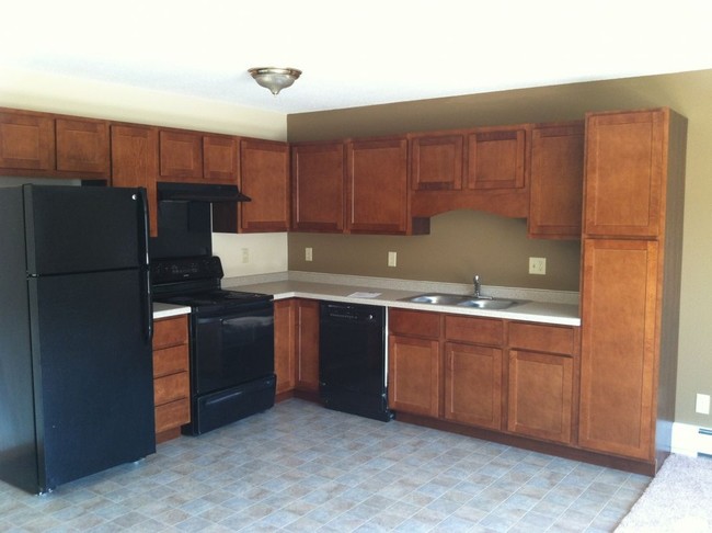 Granite City Townhomes in St. Cloud, MN - Building Photo - Interior Photo