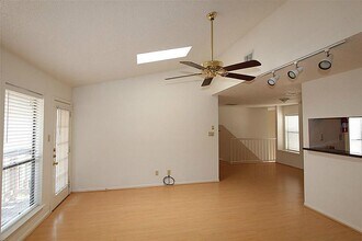 2277 S Kirkwood Rd in Houston, TX - Building Photo - Building Photo