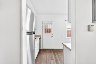 636 Linden Ave, Unit 09 in Long Beach, CA - Foto de edificio - Building Photo