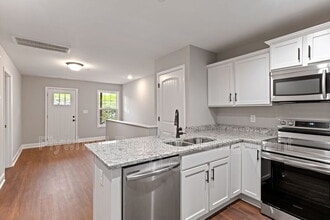 2645a Bell St in Ashland City, TN - Foto de edificio - Building Photo