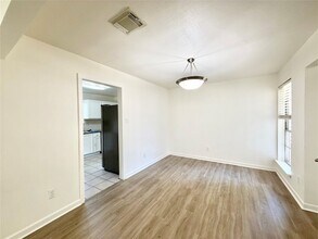 10410 Sagetrail Dr in Houston, TX - Building Photo - Building Photo