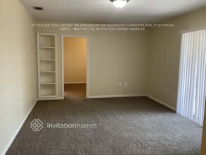 984 Oak Dr in Oviedo, FL - Foto de edificio - Building Photo