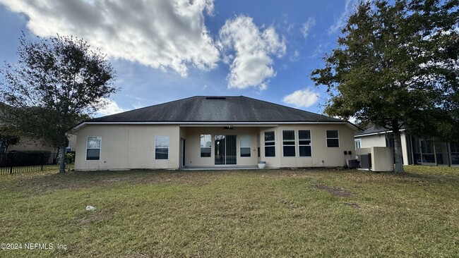 14437 Lake Jessup Dr in Jacksonville, FL - Foto de edificio - Building Photo