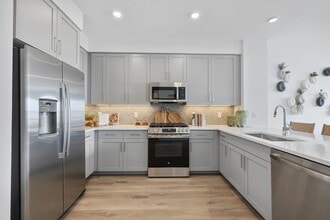 The Pearl at Station Bay in South Amboy, NJ - Building Photo - Building Photo